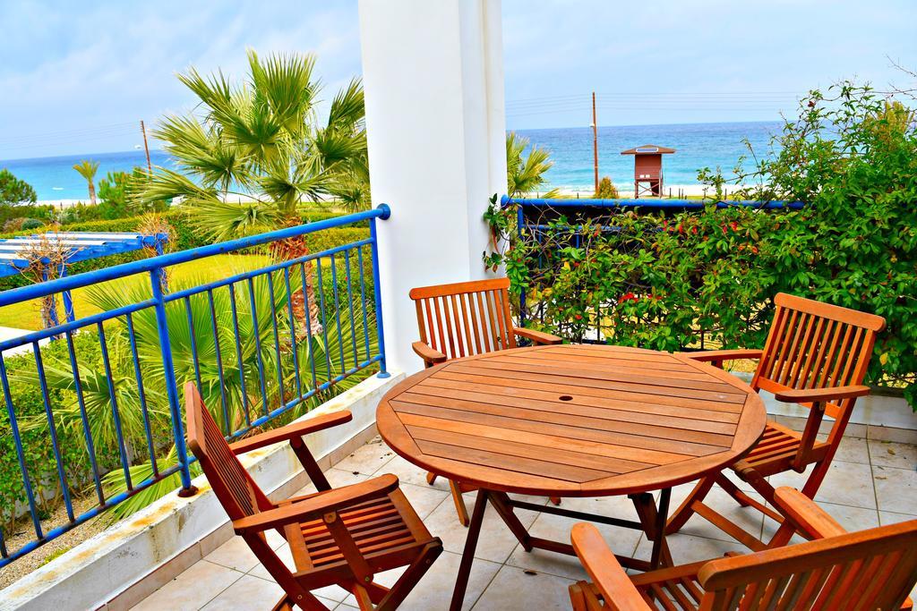 Latchi Beach Front Villa - Private Heated Pool - Amazing Uninterrupted Sea Views 폴리스 외부 사진