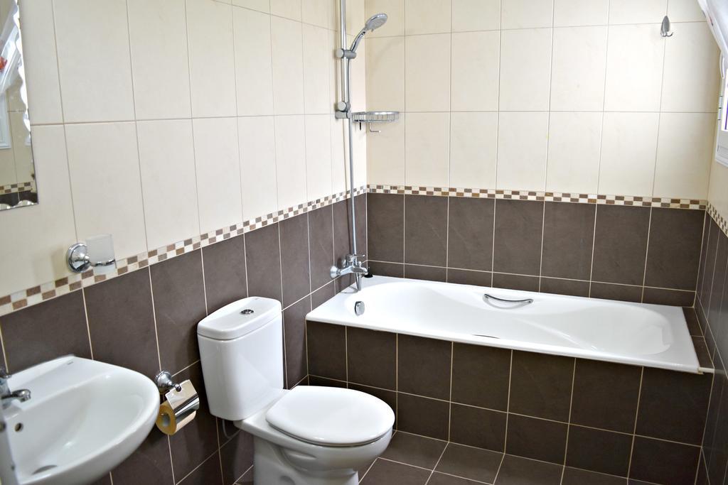 Latchi Beach Front Villa - Private Heated Pool - Amazing Uninterrupted Sea Views 폴리스 외부 사진