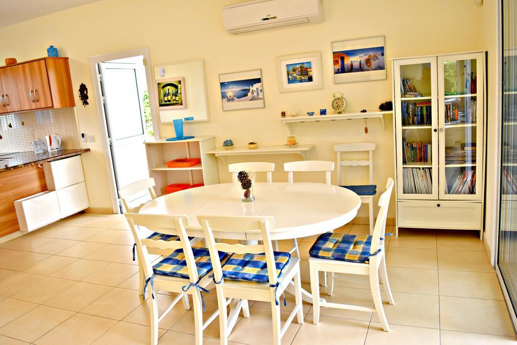 Latchi Beach Front Villa - Private Heated Pool - Amazing Uninterrupted Sea Views 폴리스 외부 사진