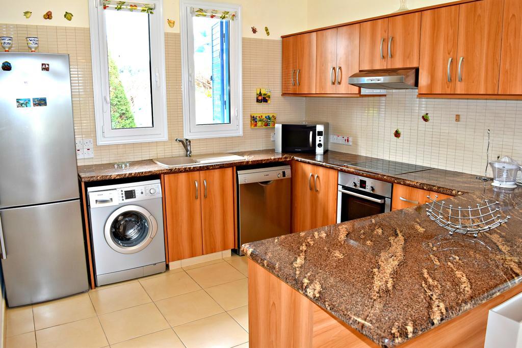 Latchi Beach Front Villa - Private Heated Pool - Amazing Uninterrupted Sea Views 폴리스 외부 사진