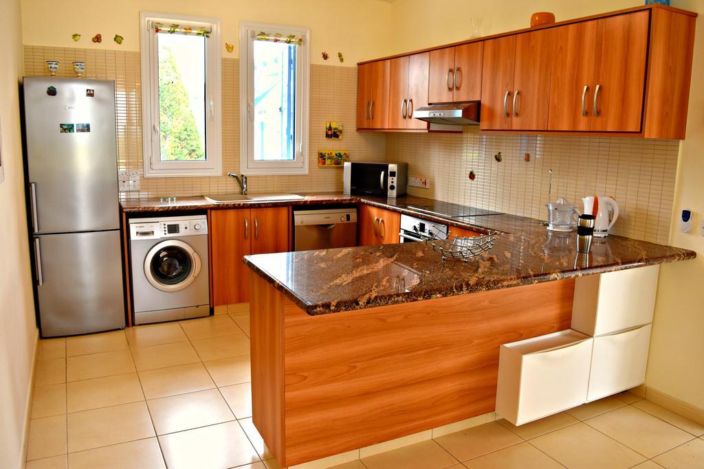 Latchi Beach Front Villa - Private Heated Pool - Amazing Uninterrupted Sea Views 폴리스 외부 사진