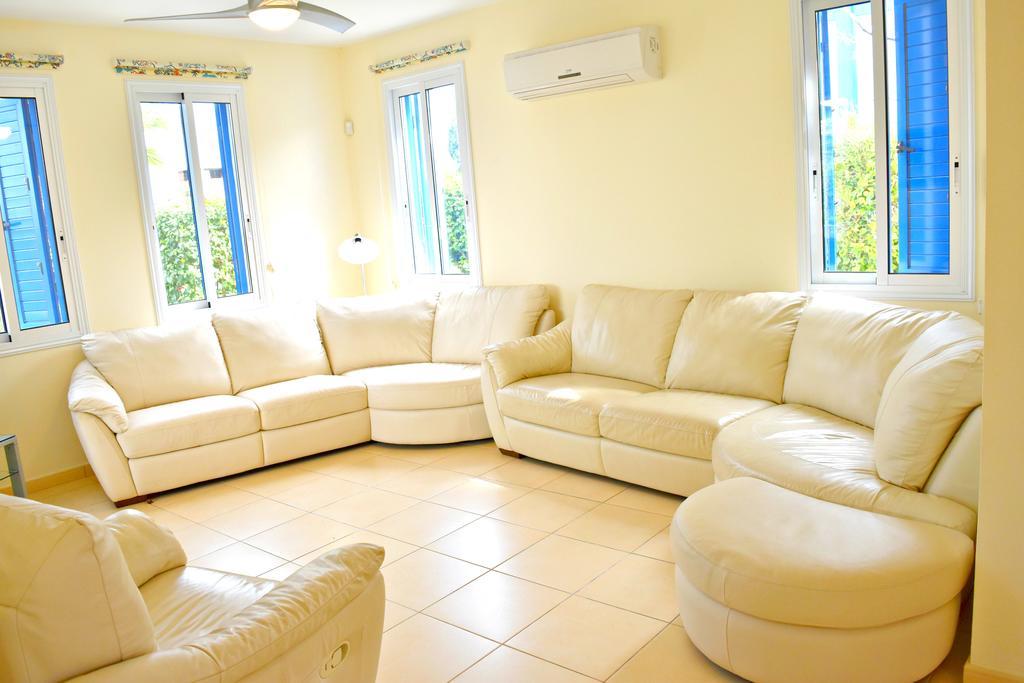 Latchi Beach Front Villa - Private Heated Pool - Amazing Uninterrupted Sea Views 폴리스 외부 사진