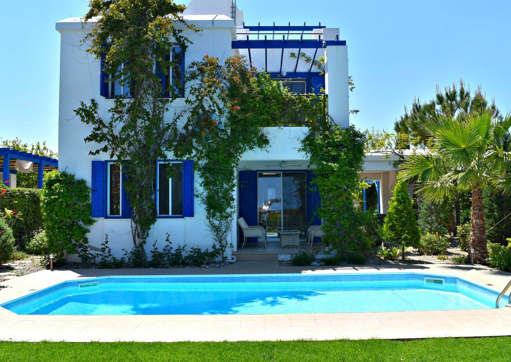 Latchi Beach Front Villa - Private Heated Pool - Amazing Uninterrupted Sea Views 폴리스 외부 사진