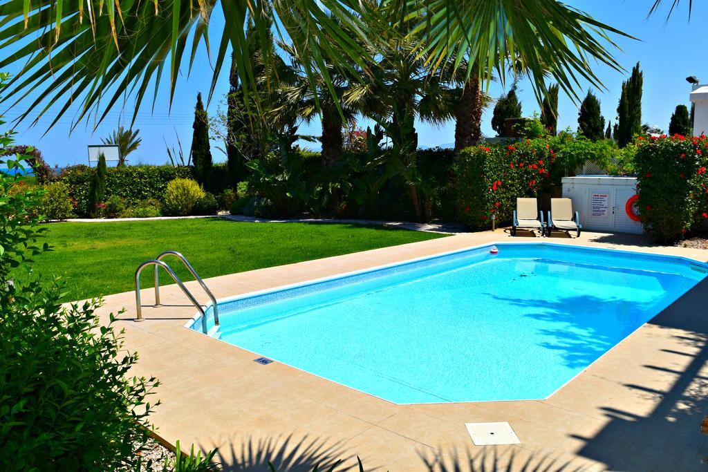 Latchi Beach Front Villa - Private Heated Pool - Amazing Uninterrupted Sea Views 폴리스 외부 사진