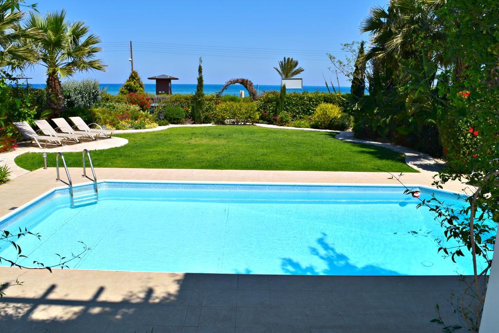 Latchi Beach Front Villa - Private Heated Pool - Amazing Uninterrupted Sea Views 폴리스 외부 사진